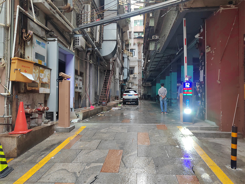 廣州市番禺區(qū)市橋大北路先鋒二巷2進(jìn)2出智能停車系統(tǒng)